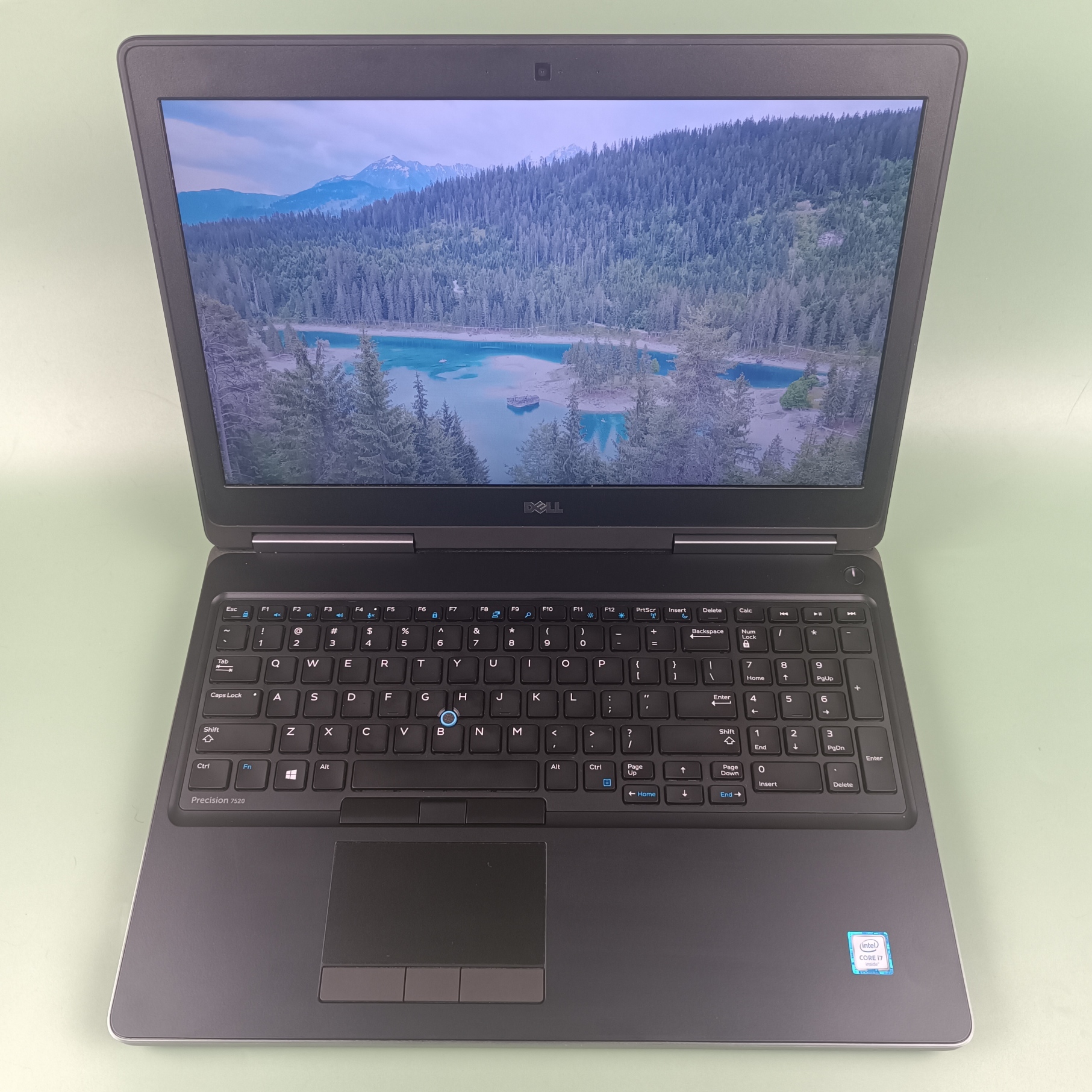 Dell Precision 7520 i7-6820HQ/16Гб/256Гб/Quadro M2200 4Гб